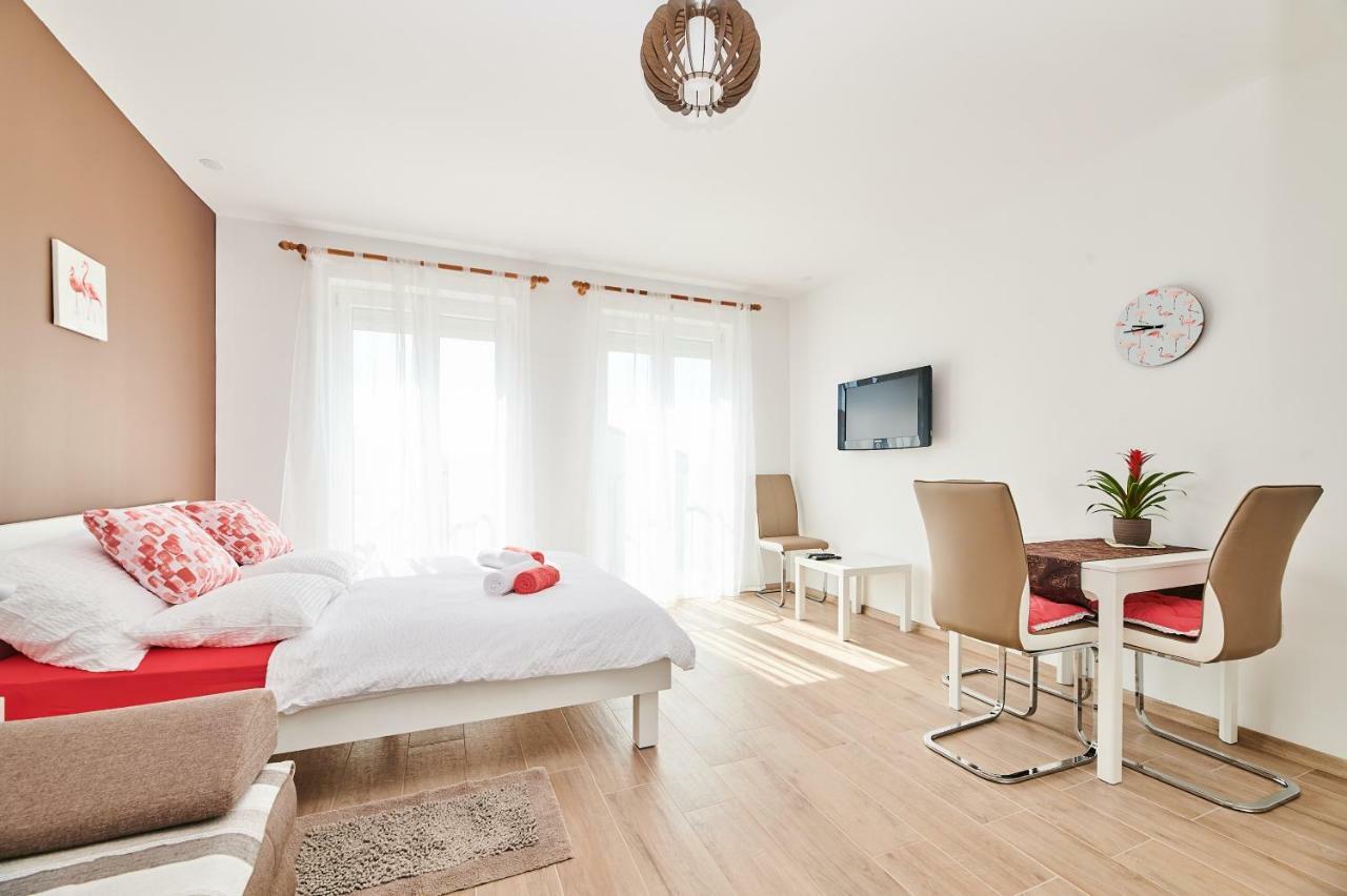Studio Apartman Lena Umag Exterior photo